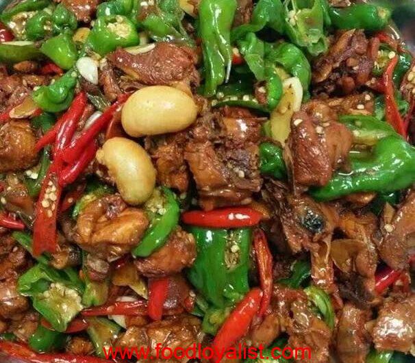 How does Chinese food make Hunan chicken?