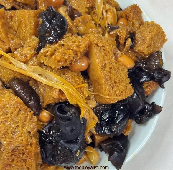 Braised Wheat Gluten with Four Delicacies