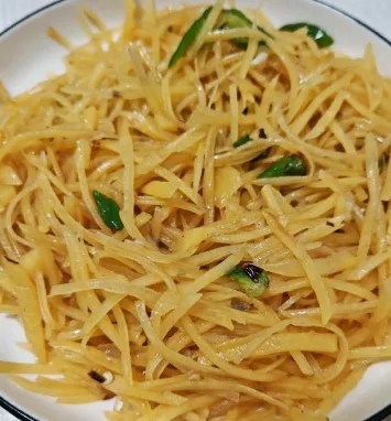 Stir fried shredded potatoes