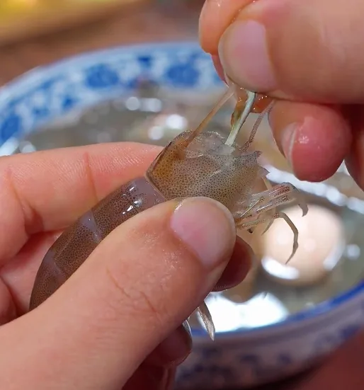 Using kitchen scissors